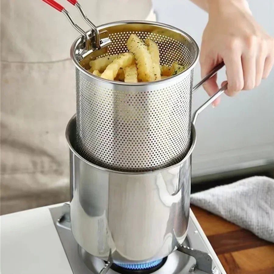Panier- Friteuse- Profond- en- Inox- pour- Cuisson- Immersive : avec frites