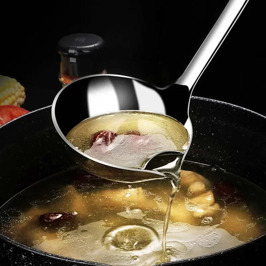 Louche de service avec bec verseur pour sauces et soupes