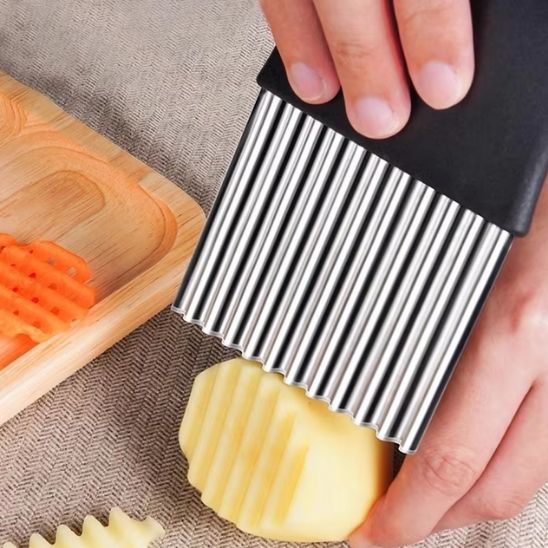 couteau- ondulé- pour- Légumes- et- Frites- Maison | Lame- en- Acier- Inoxydable- et- Manche- Ergonomique- (PP) : tranche- la- pomme- de- terre