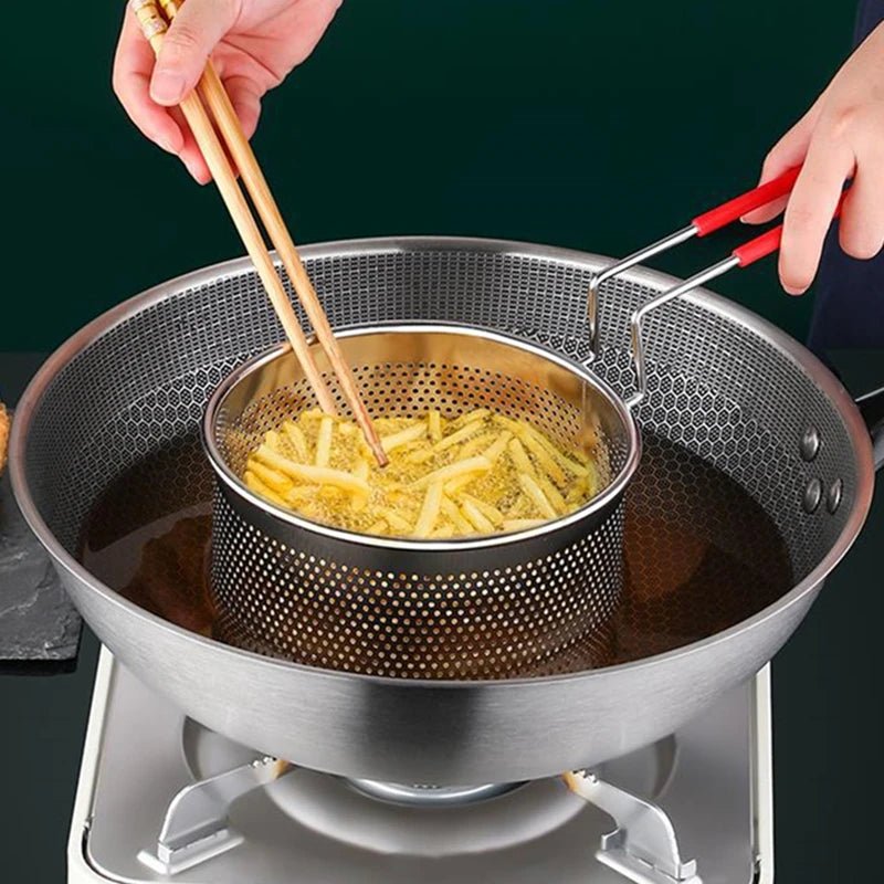 panier-de- cuisson- multifonction- en- acier- inoxydable : faisant- frire- des- frites