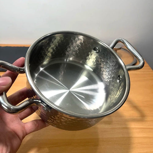 Batterie - de - cuisine - inox - texture -diamant - le - fond