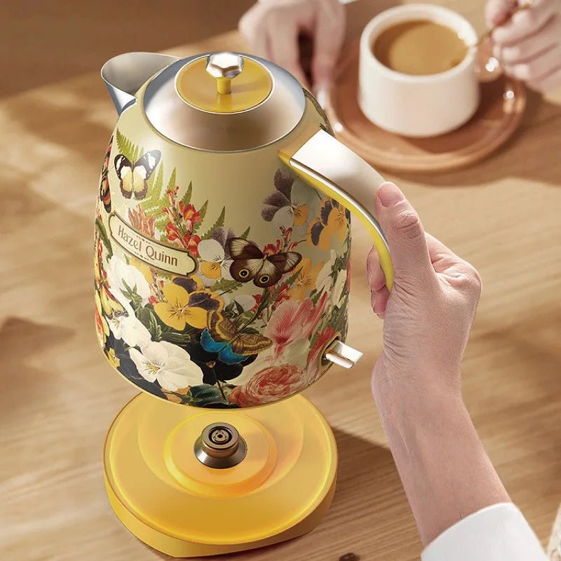 Bouilloire Électrique Vintage | Art Brésilien Unique Peint à la Main | Acier Inoxydable 18/10 (Sans BPA) | 220V, Rétro Design  : dans - une - main