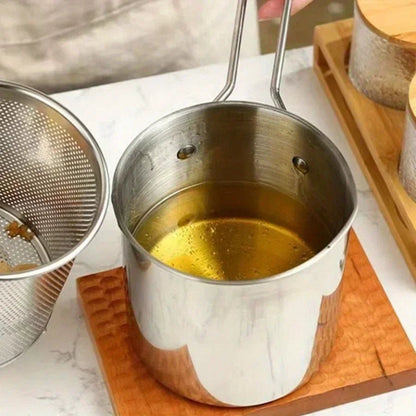 Panier- Friteuse- Profond- en- Inox- pour- Cuisson- Immersive : avec- huile- chaude