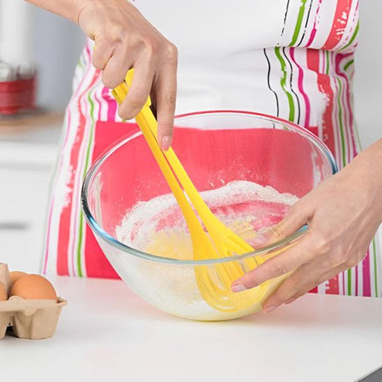 Pince de Cuisine Spéciale Pâtes : en action