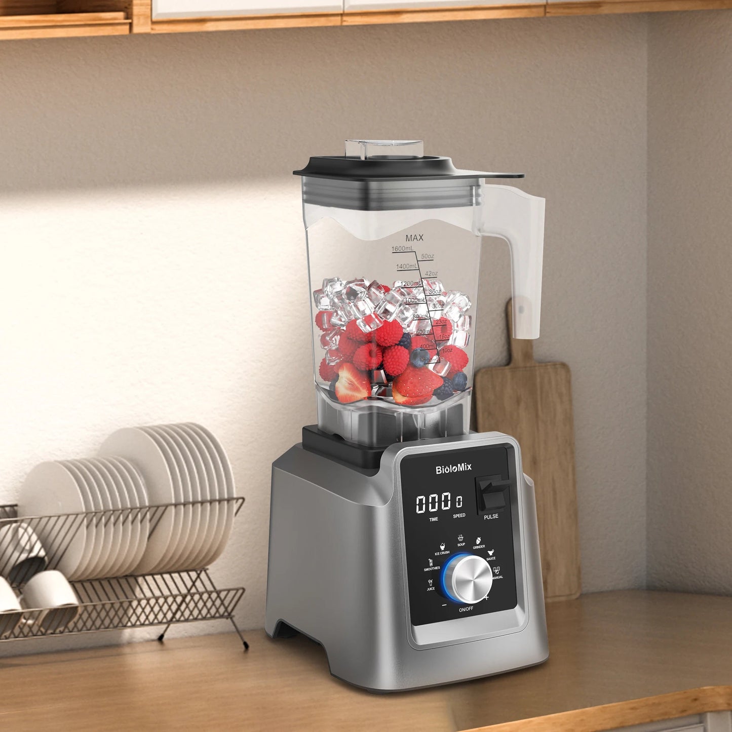 blender- mixeur- professionnel- BIOLOMIX -  2L - 2200W : exposer- avec- fruits- sur- le- plan- de- travail