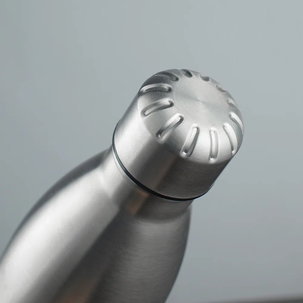 bouteille isotherme fermer