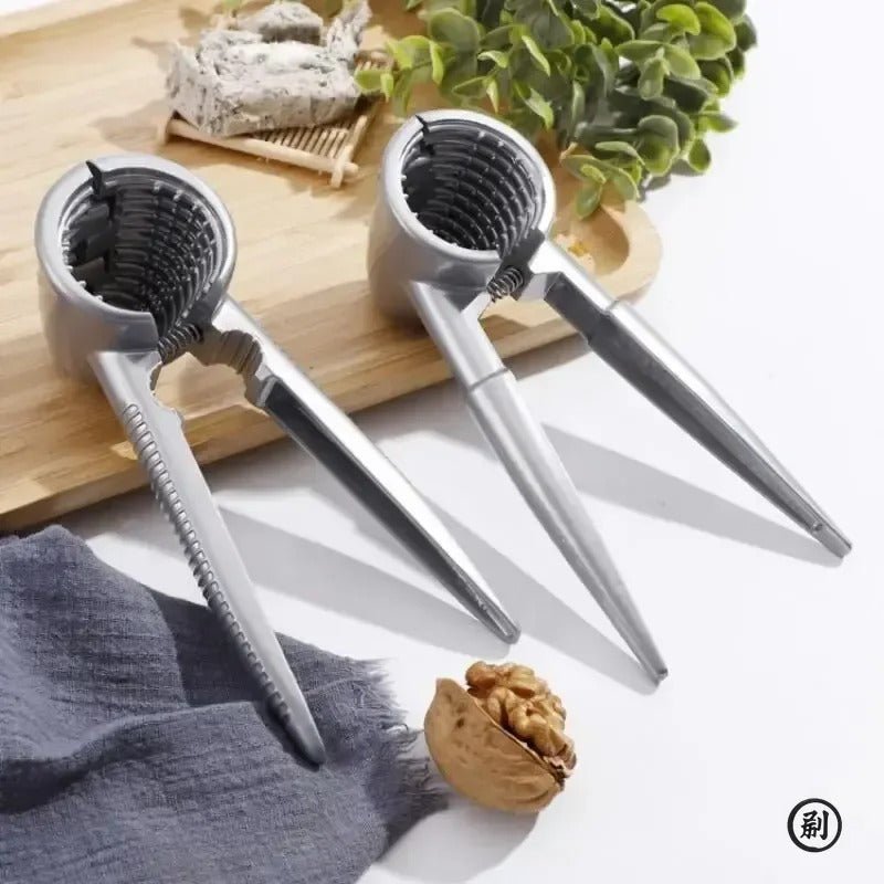Casse - noisette en métal argenté | Pince à noix et noisettes pro - Prati - Kitchen
