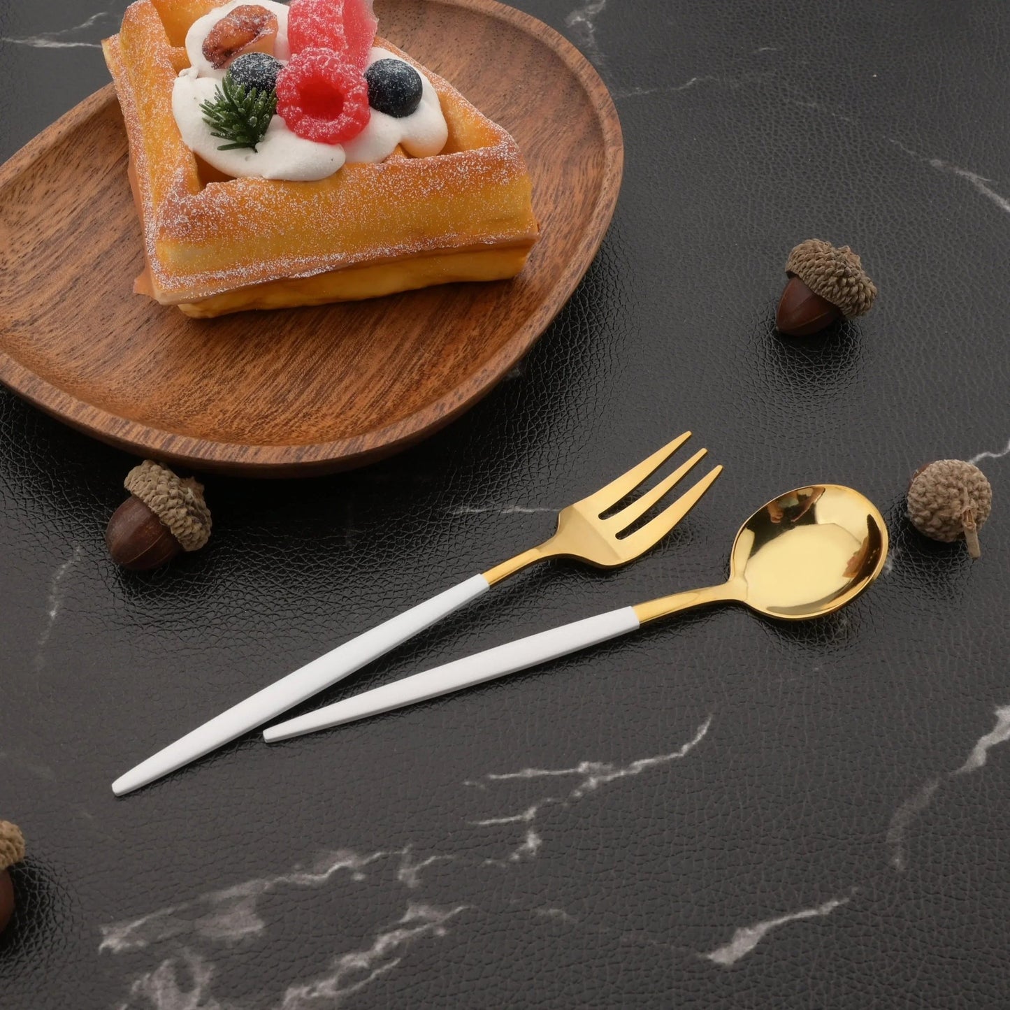 Couverts de table acier inoxydable blanc et or - Prati - Kitchen