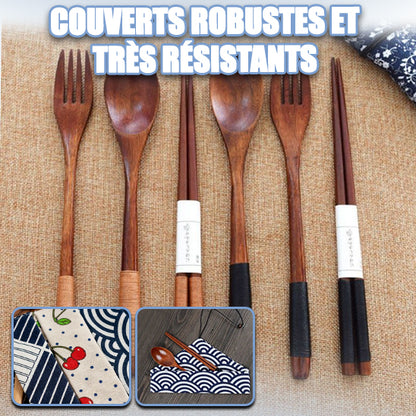 couverts de table en bois