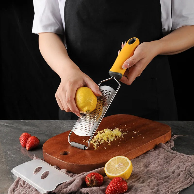 Râpe à fromage et zesteur inox