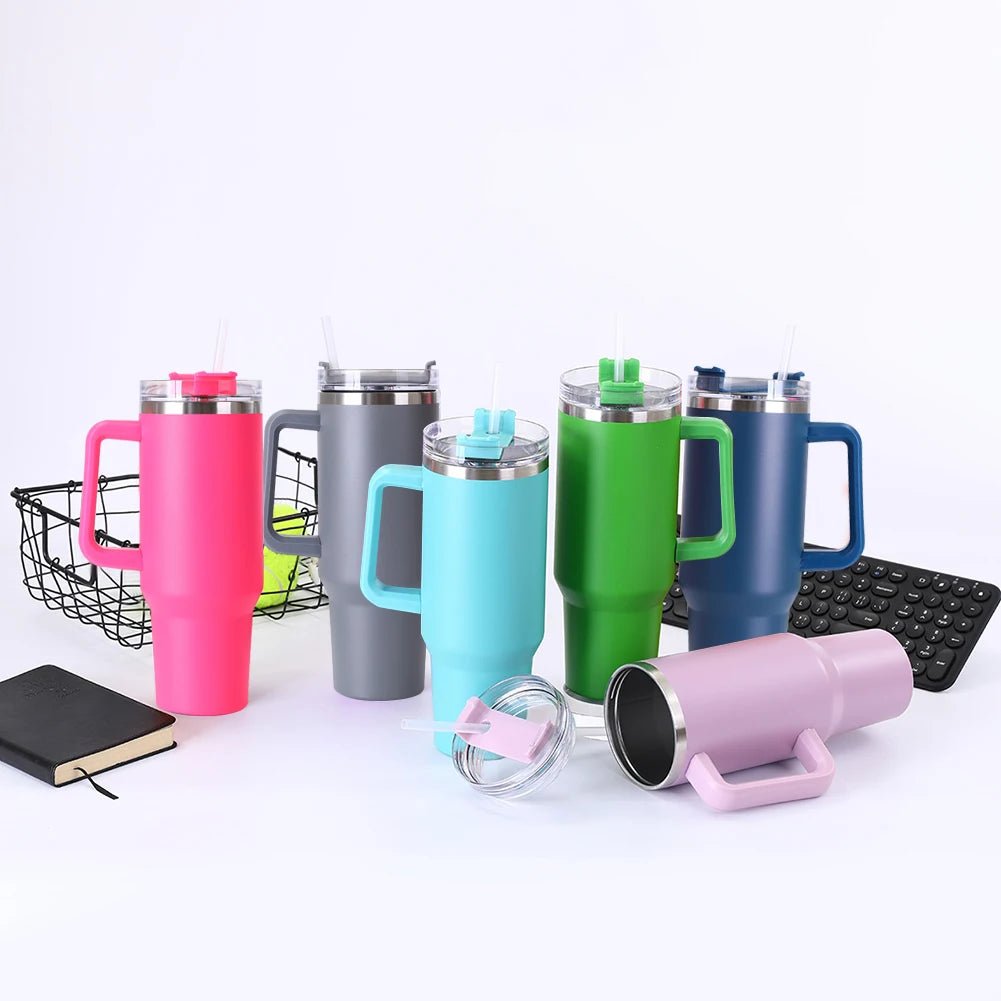 mug- isotherme- avec- paille : exposer