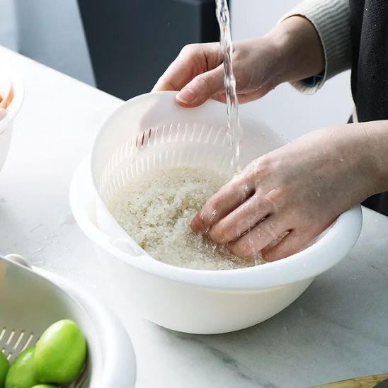 passoire cuisine multifonction : lavant le riz