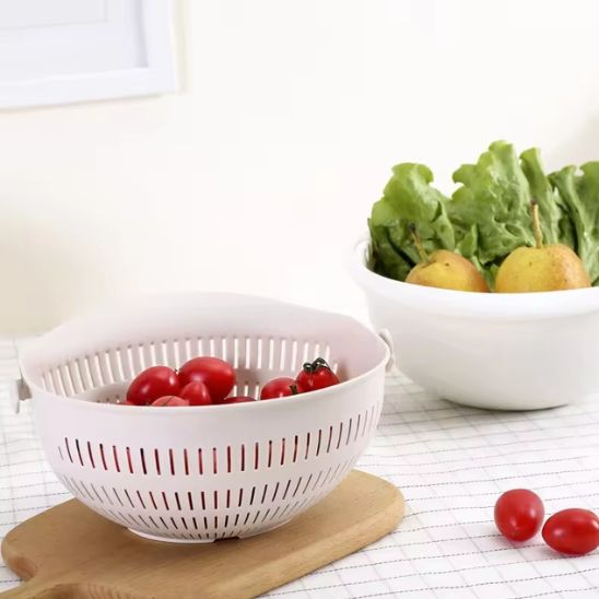 passoire cuisine multifonction : sur planche à découper
