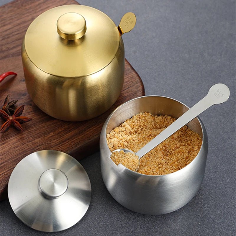 pot à épices avec épices