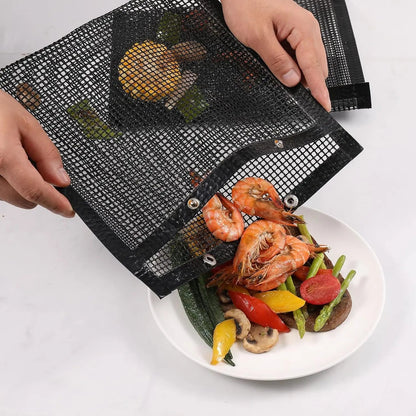 sacs- de- barbecue- végétariens : versant- nourriture- griller