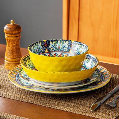 service- de- table- bohème- VANCASSO : ensemble- de- service- jaune- sur- table