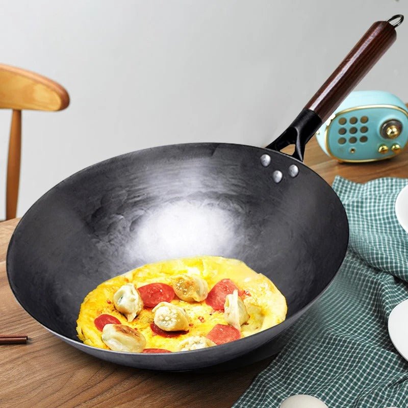 Wok en fer forgé martelé à la main avec fond rond - Prati - Kitchen